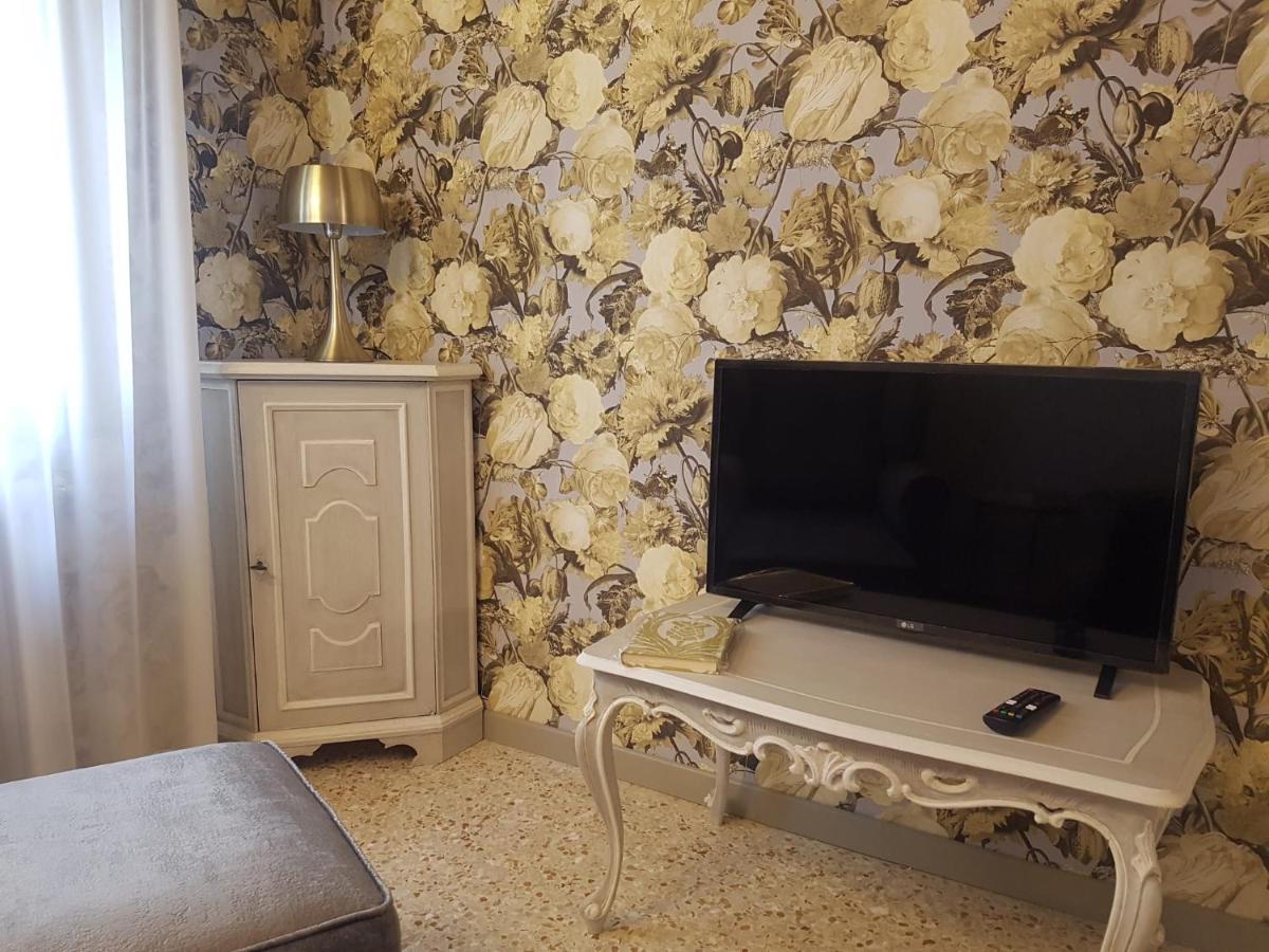 Ca' Cappello Venice Apartment 2 With Canal View Exterior photo